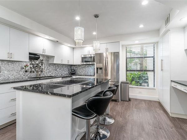 7300 Radice Ct, Unit 109, Lauderhill, FL 33319