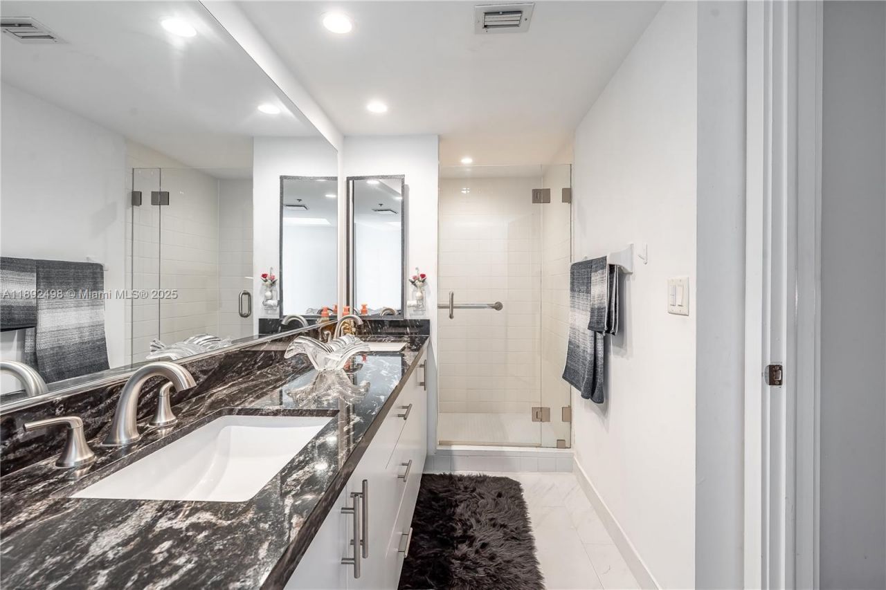 7300 Radice Ct, Unit 109, Lauderhill, FL 33319 Photo