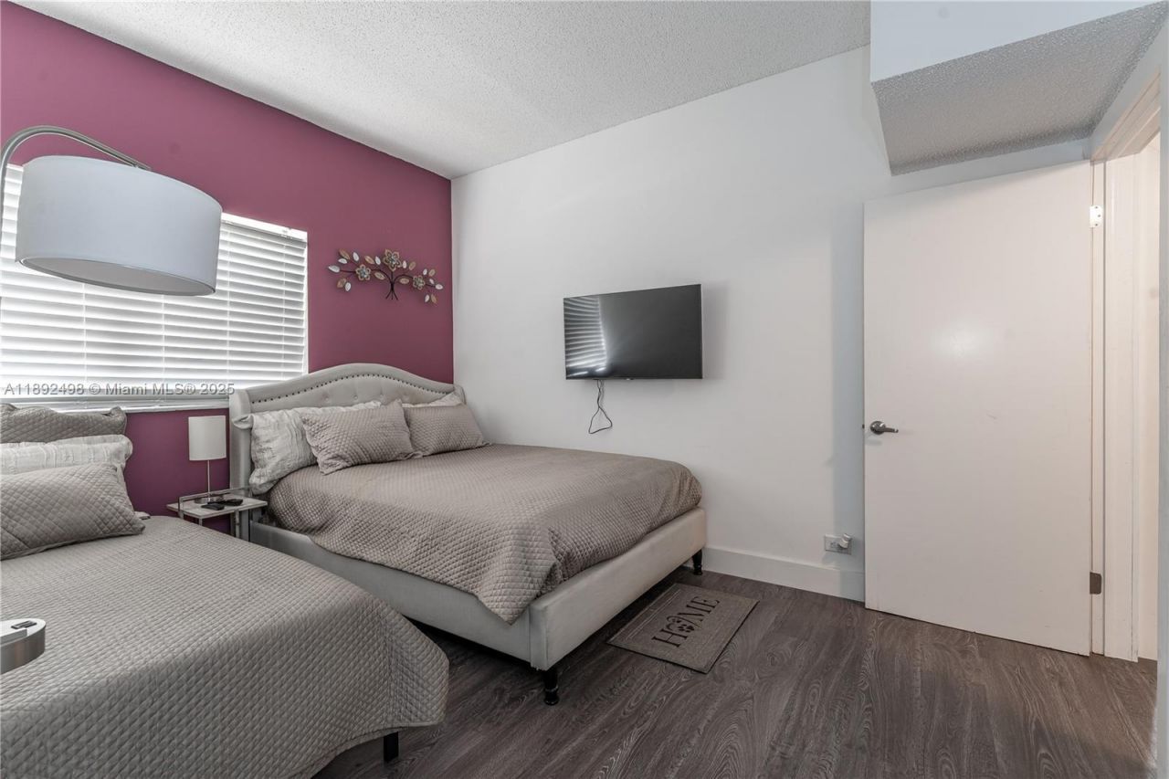 7300 Radice Ct, Unit 109, Lauderhill, FL 33319 Photo