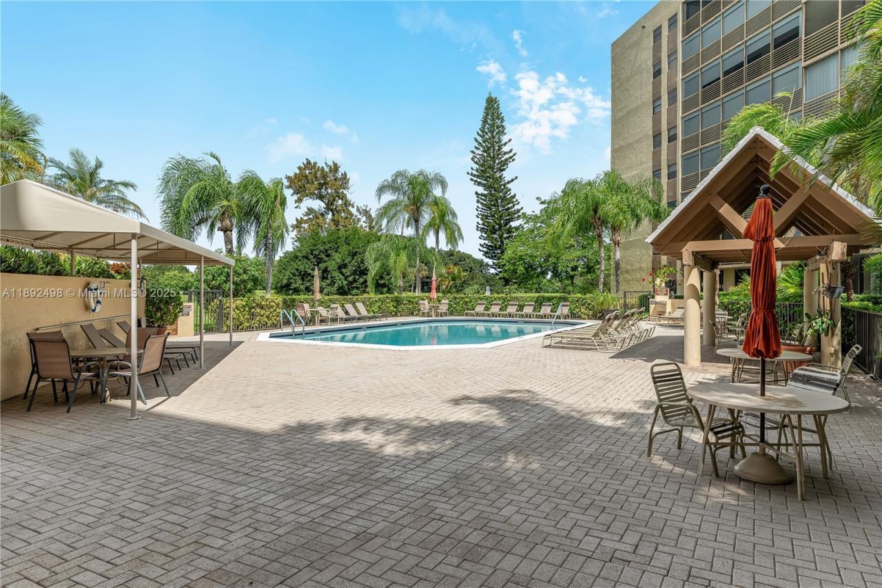 7300 Radice Ct, Unit 109, Lauderhill, FL 33319 Photo