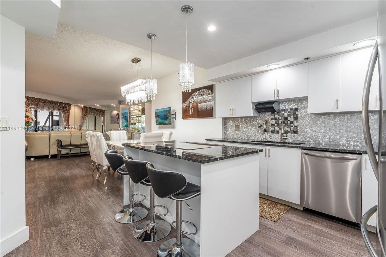 7300 Radice Ct, Unit 109, Lauderhill, FL 33319 Photo