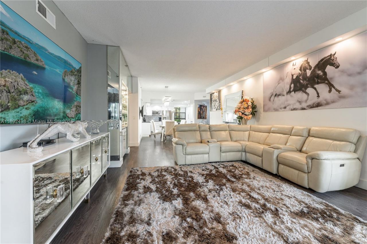 7300 Radice Ct, Unit 109, Lauderhill, FL 33319 Photo