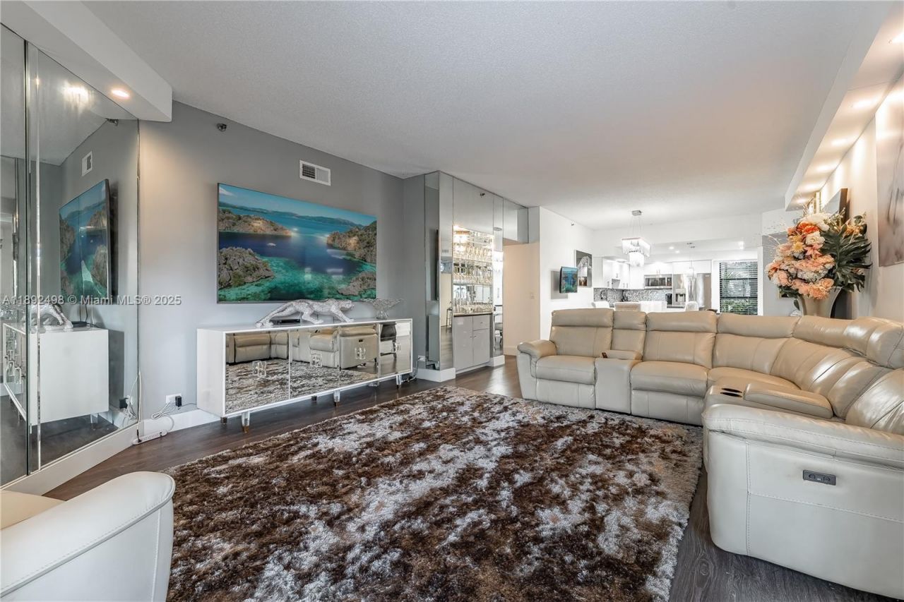 7300 Radice Ct, Unit 109, Lauderhill, FL 33319 Photo