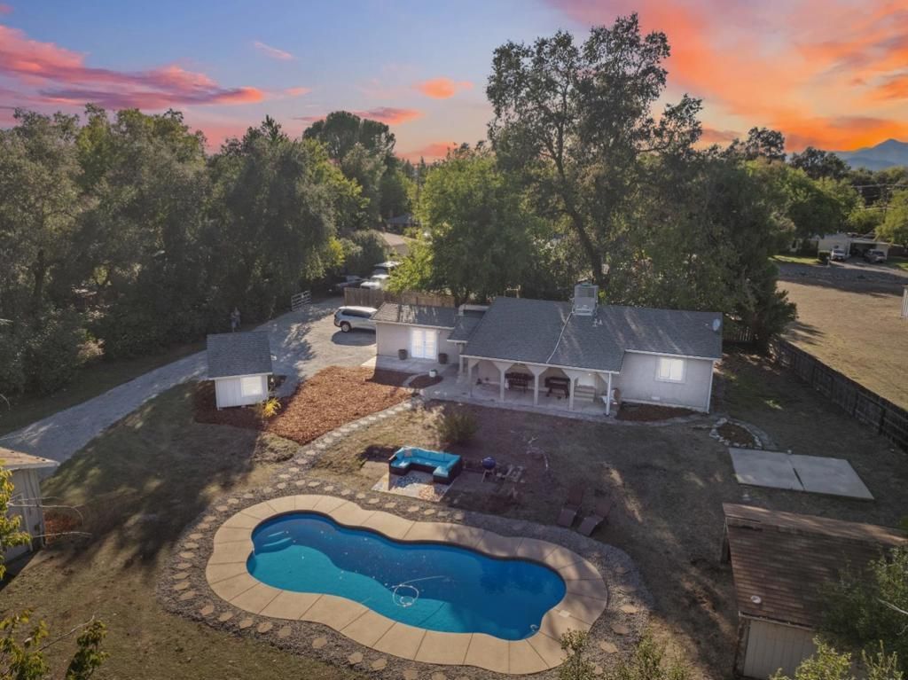 5367 Rosswood Lane, Redding, CA 96001 Main Photo