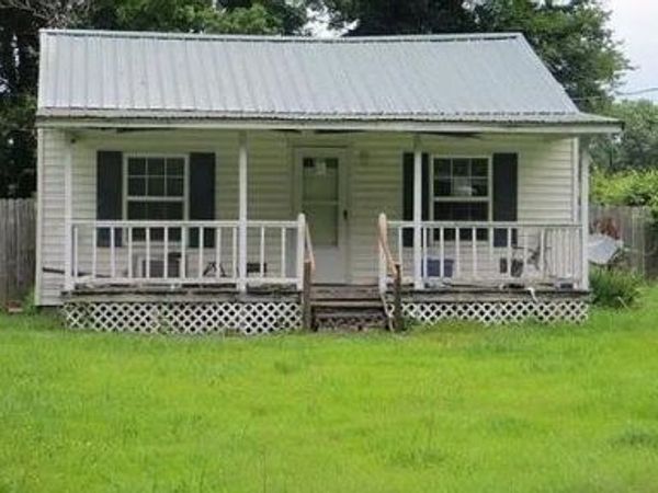 1047 Perry Switch Rd, Jackson, TN 38301