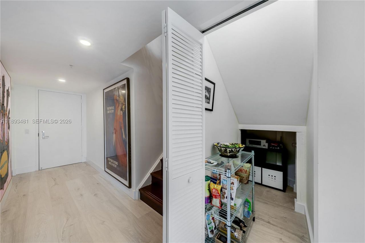 41 SE 5th St, Unit 1709, Miami, FL 33131 Photo