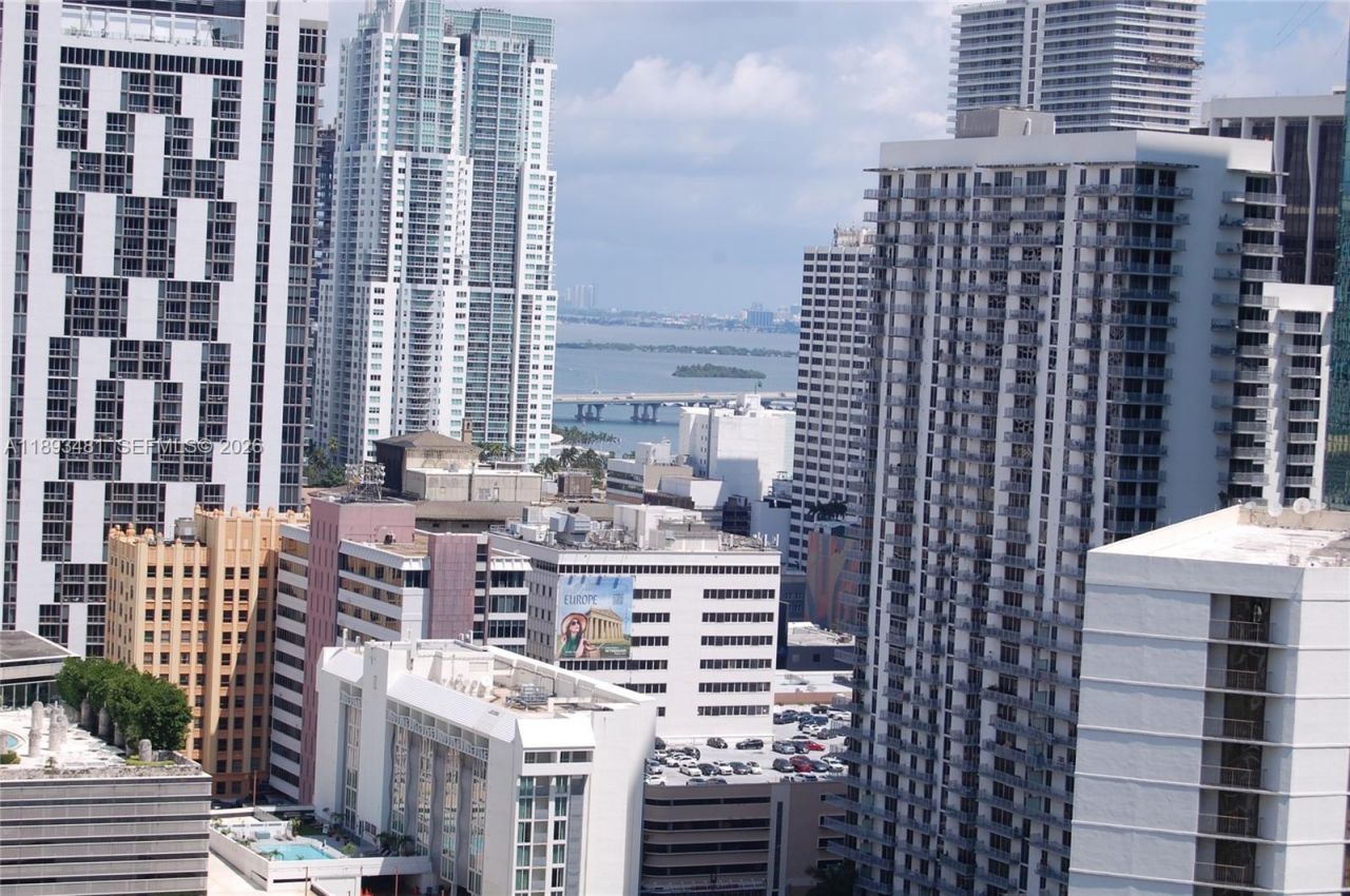 41 SE 5th St, Unit 1709, Miami, FL 33131 Photo