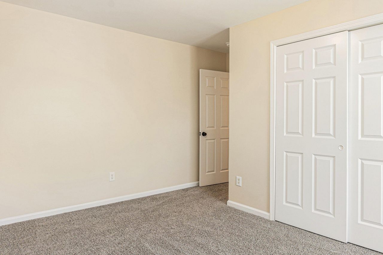 108 Summer View Road Photo 24