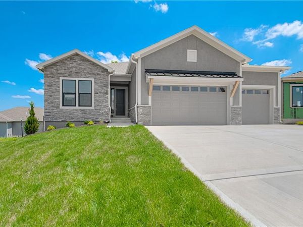 4935 NW Martin Street, Riverside, MO 64150