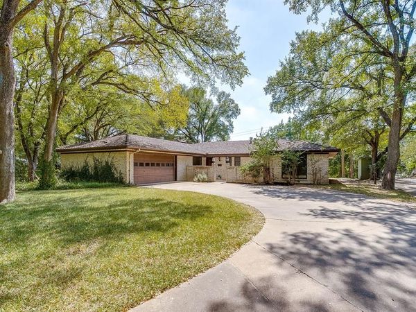 8605 Marys Creek Drive, Benbrook, TX 76116