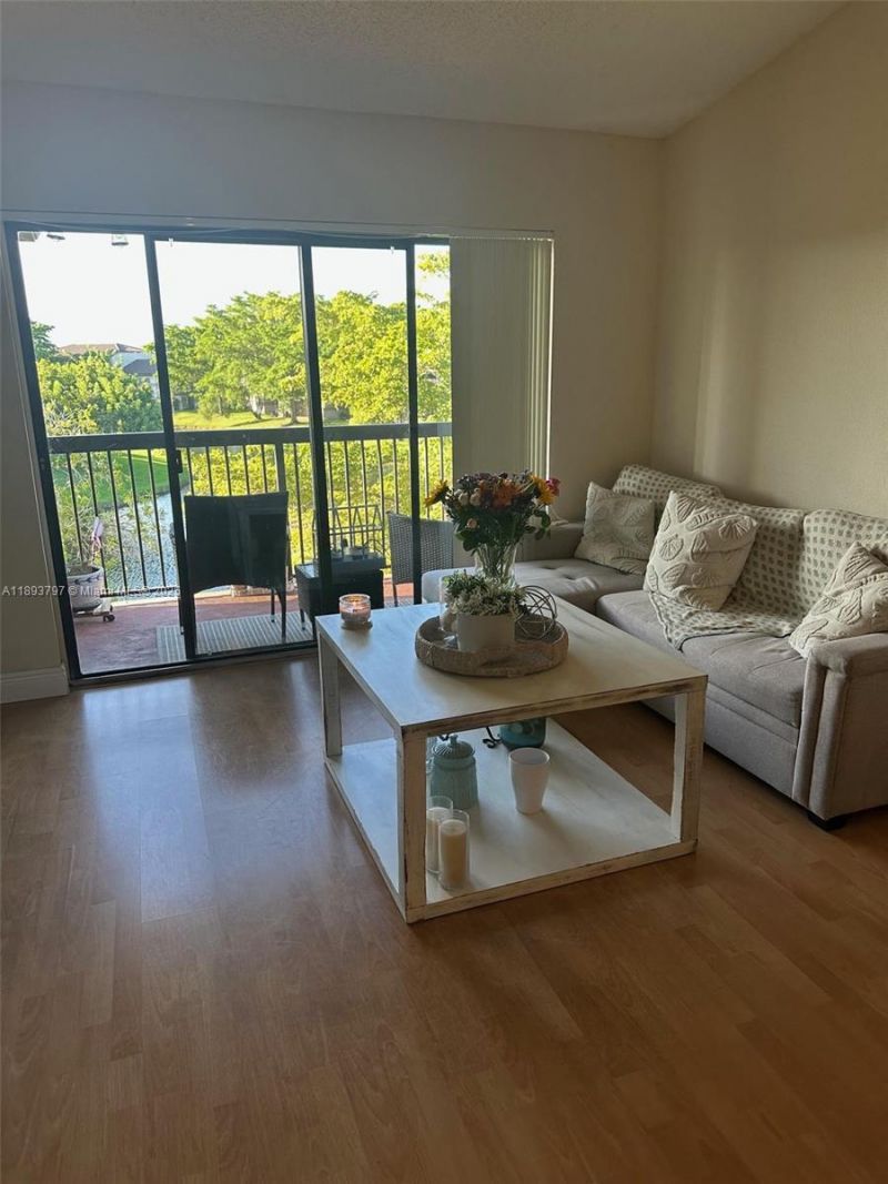 9861 Nob Hill Ct, Unit 9861, Sunrise, FL 33351 Photo