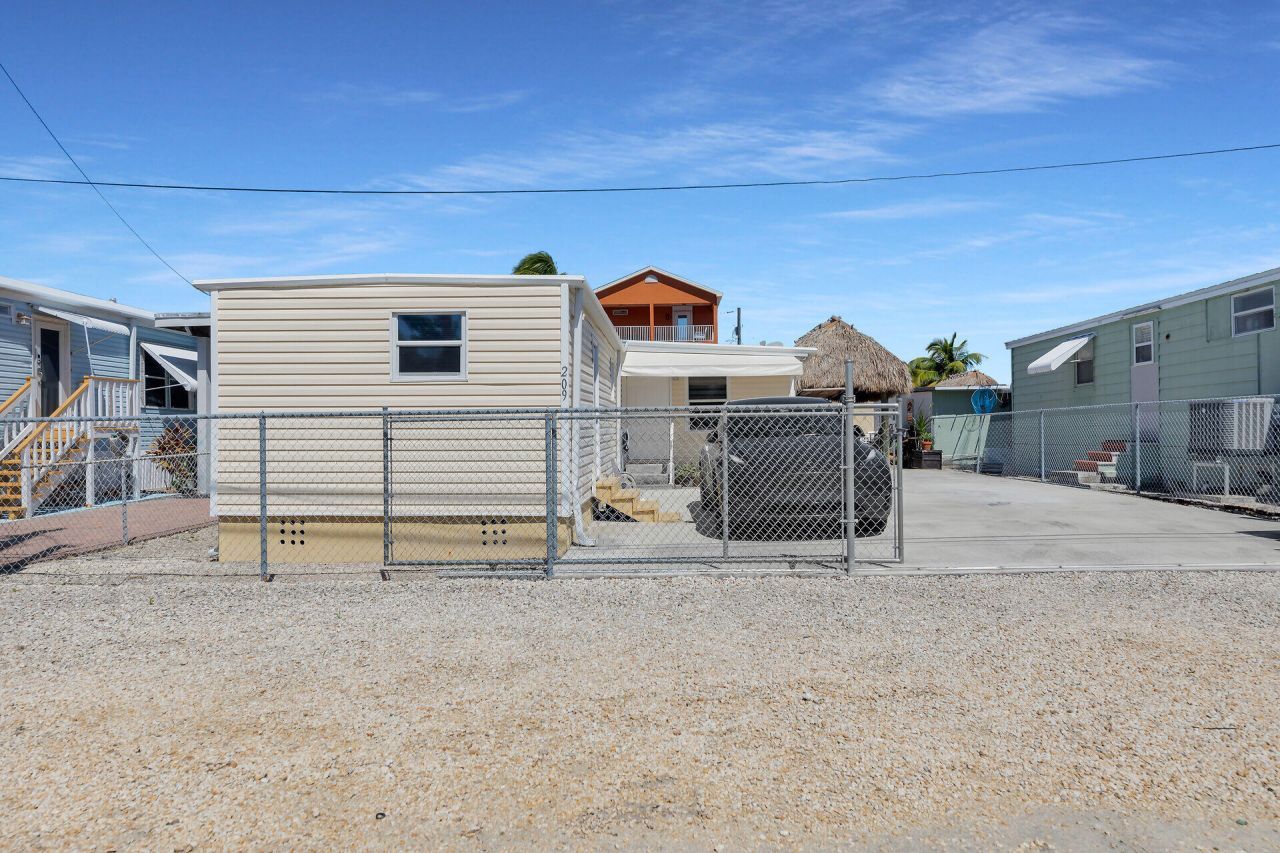 209 Buttonwood Avenue, Key Largo, FL 33037 Photo