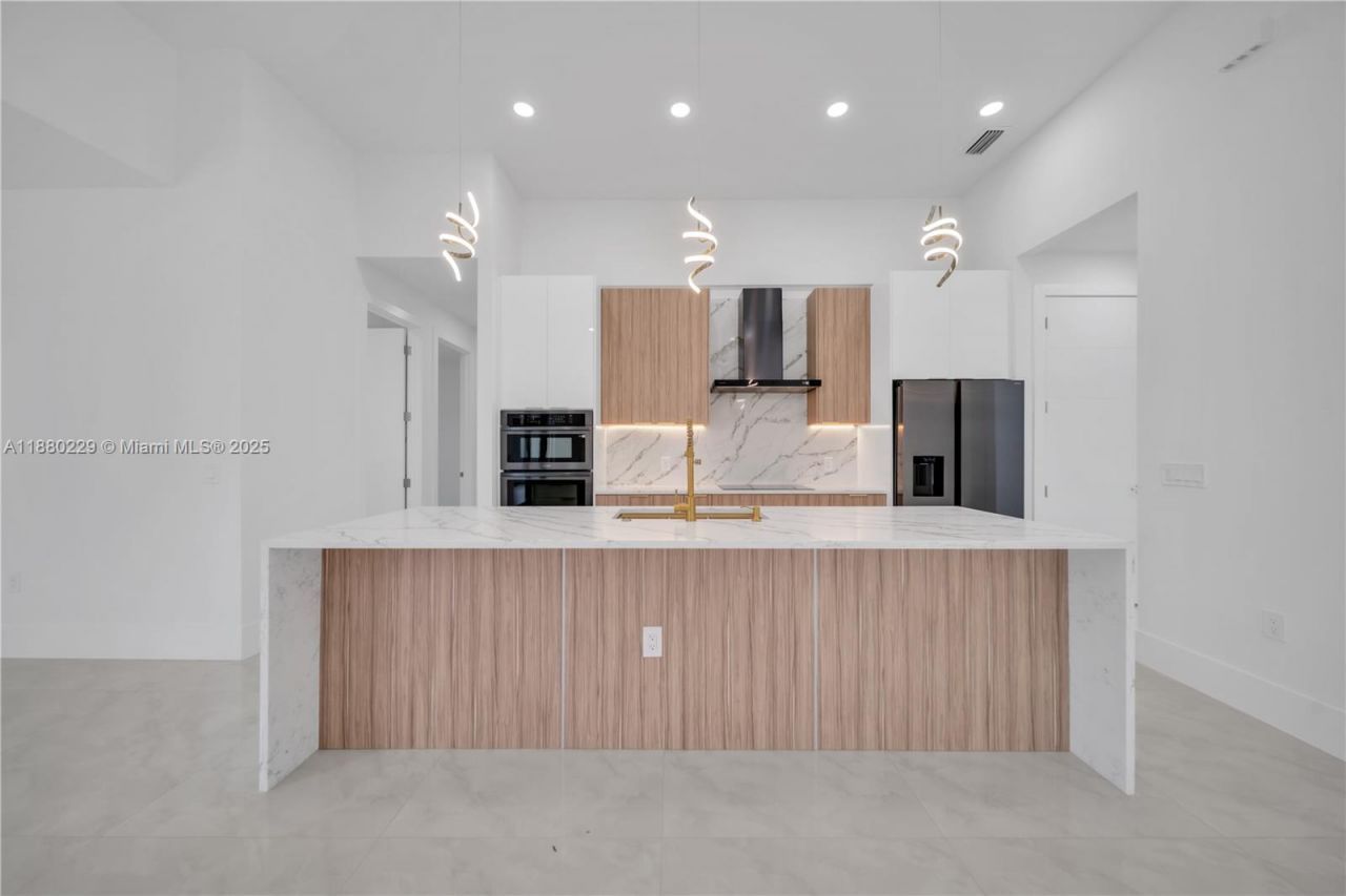 1913 Irving Ave, Lehigh Acres, FL 33972 Photo