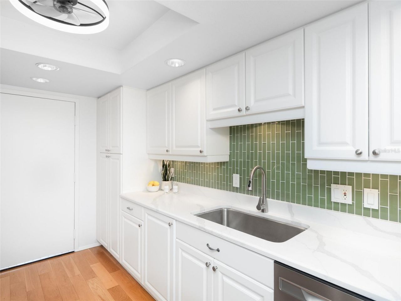 435 S Gulfstream Avenue, Unit 403, Sarasota, FL 34236 Photo
