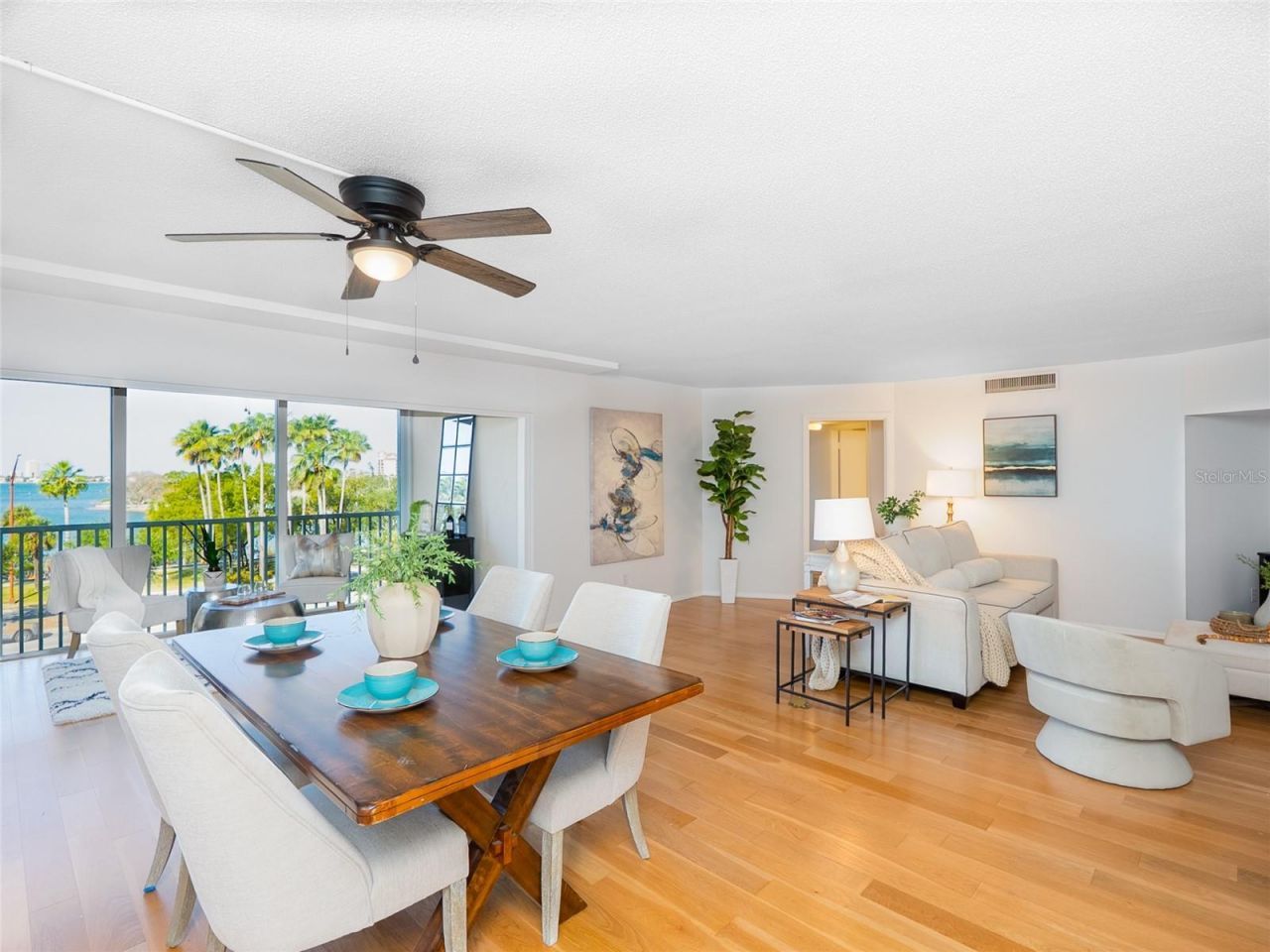 435 S Gulfstream Avenue, Unit 403, Sarasota, FL 34236 Photo