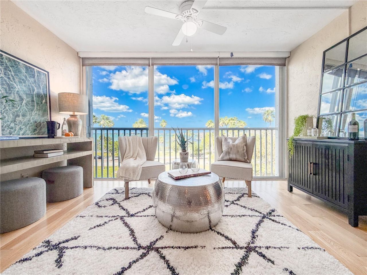 435 S Gulfstream Avenue, Unit 403, Sarasota, FL 34236 Photo