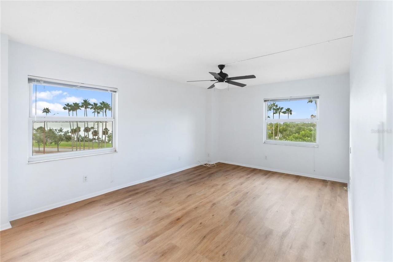 435 S Gulfstream Avenue, Unit 403, Sarasota, FL 34236 Photo