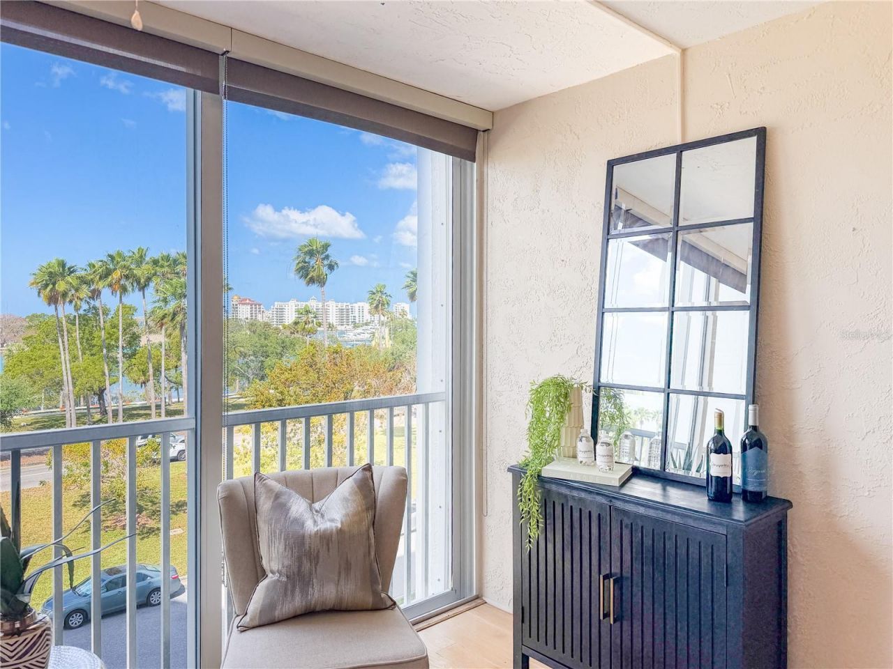 435 S Gulfstream Avenue, Unit 403, Sarasota, FL 34236 Photo