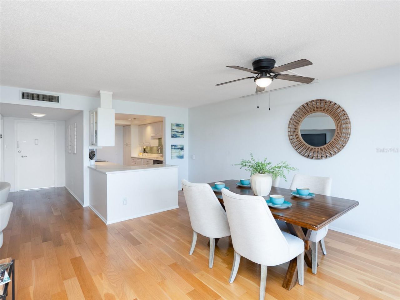 435 S Gulfstream Avenue, Unit 403, Sarasota, FL 34236 Photo