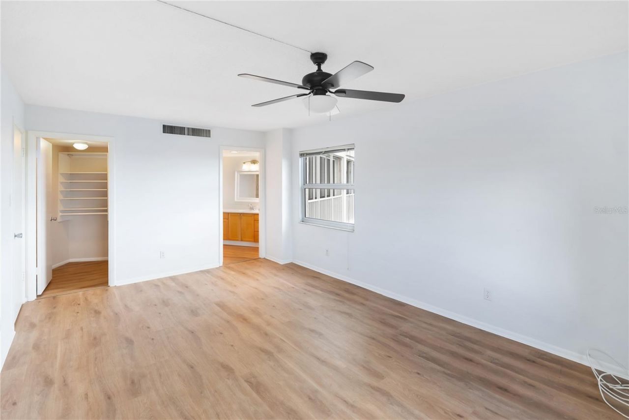 435 S Gulfstream Avenue, Unit 403, Sarasota, FL 34236 Photo