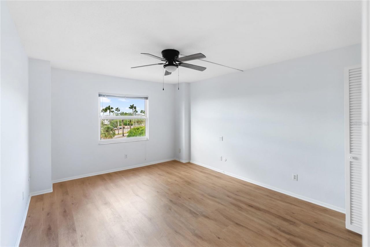 435 S Gulfstream Avenue, Unit 403, Sarasota, FL 34236 Photo