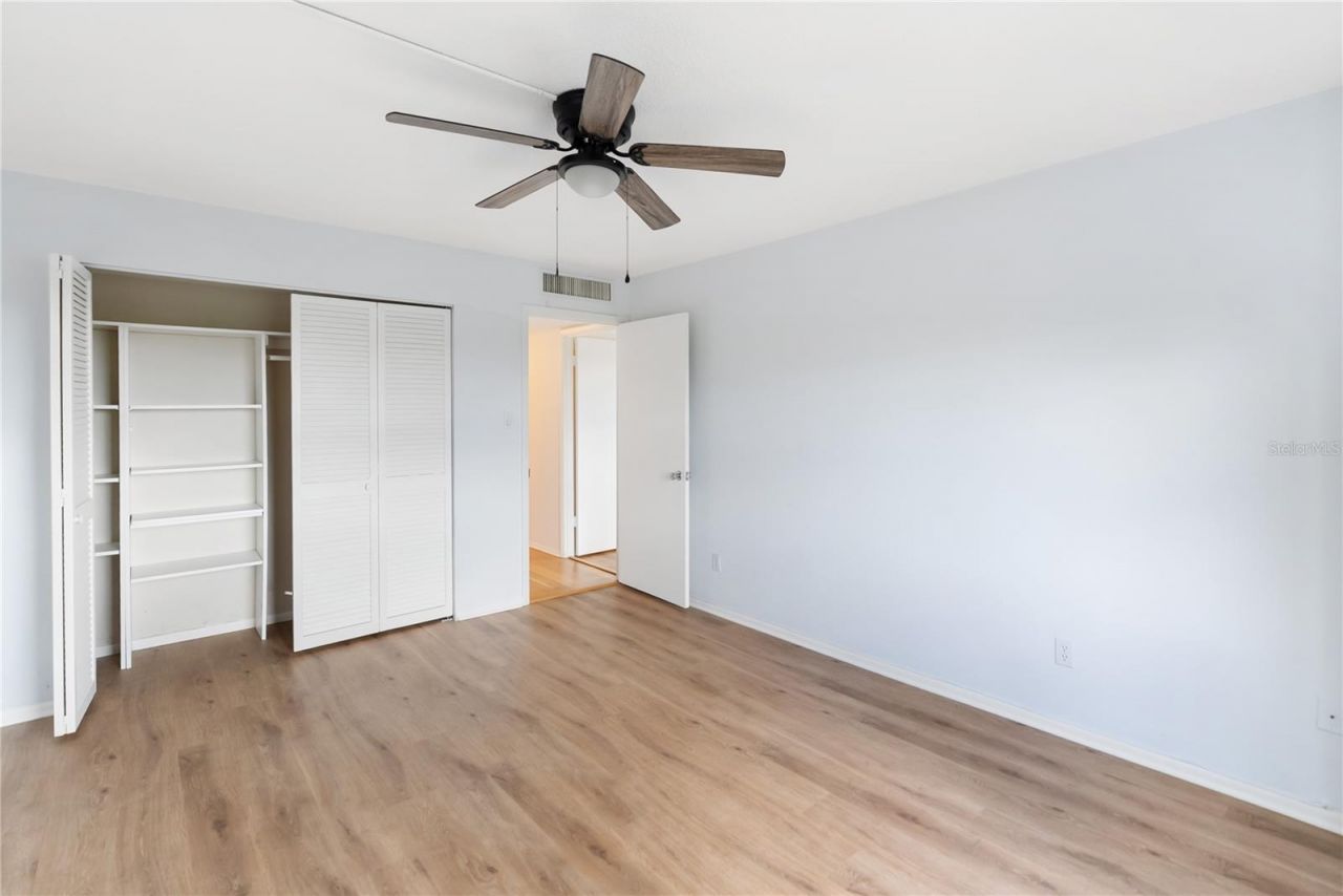 435 S Gulfstream Avenue, Unit 403, Sarasota, FL 34236 Photo