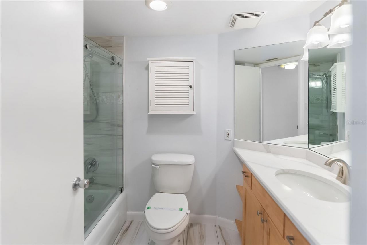 435 S Gulfstream Avenue, Unit 403, Sarasota, FL 34236 Photo