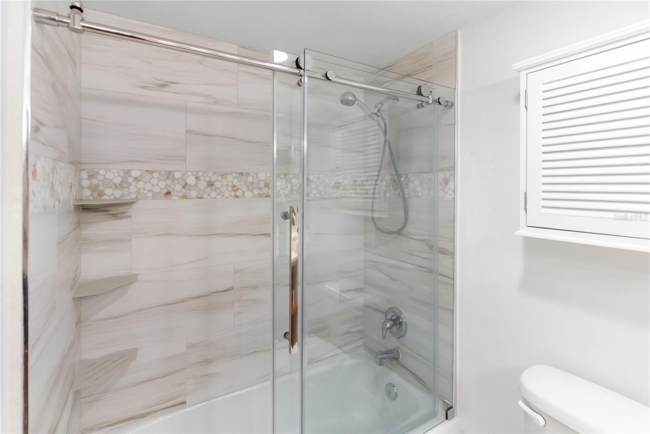 435 S Gulfstream Avenue, Unit 403, Sarasota, FL 34236 Photo