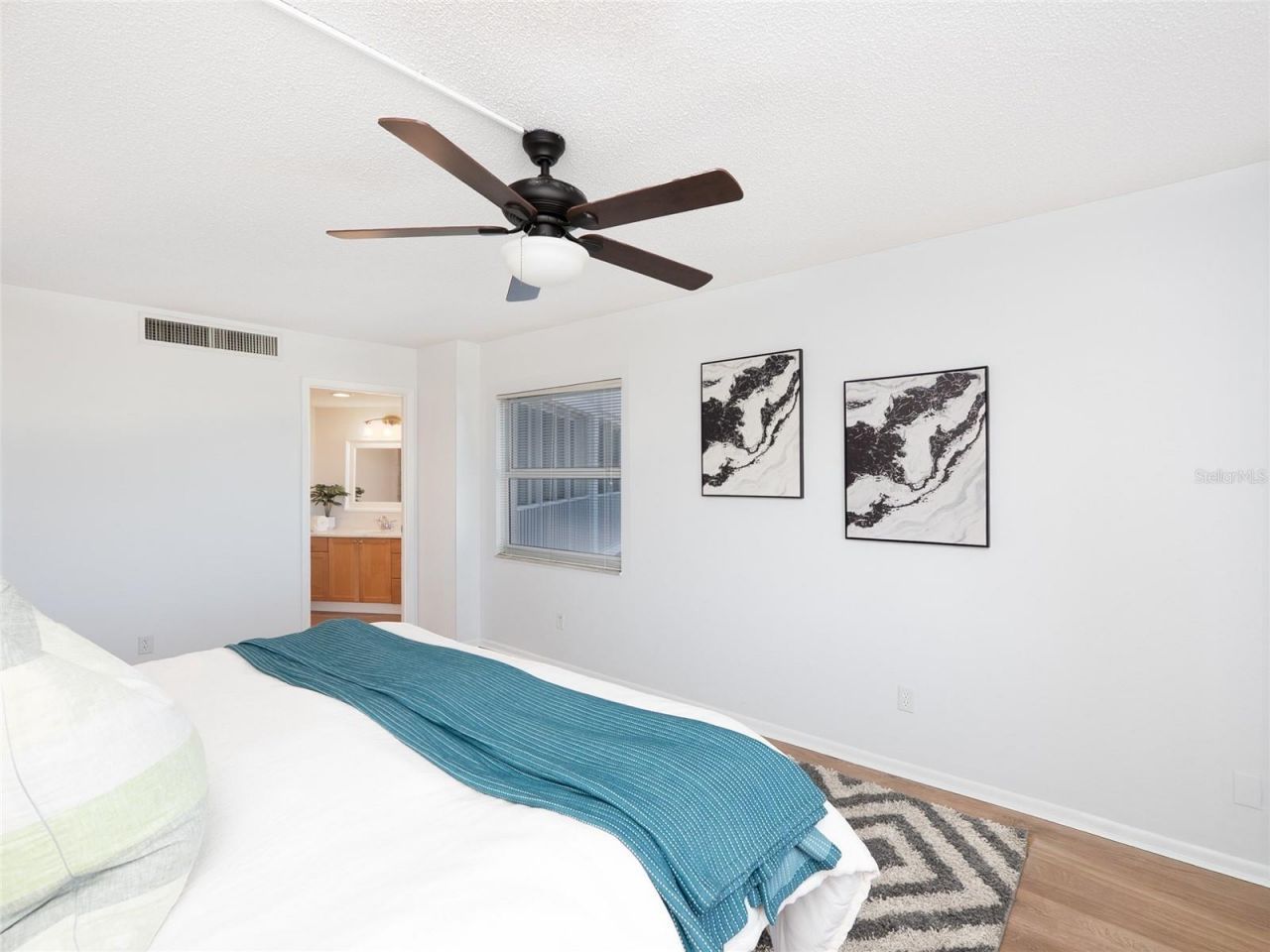 435 S Gulfstream Avenue, Unit 403, Sarasota, FL 34236 Photo