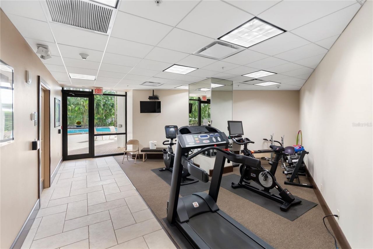 435 S Gulfstream Avenue, Unit 403, Sarasota, FL 34236 Photo