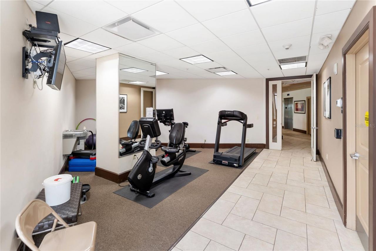 435 S Gulfstream Avenue, Unit 403, Sarasota, FL 34236 Photo