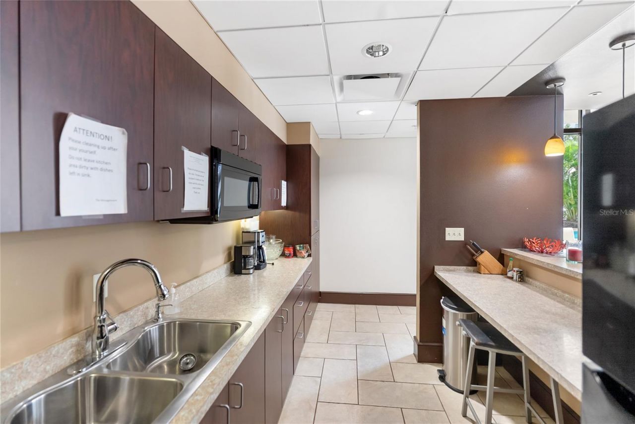 435 S Gulfstream Avenue, Unit 403, Sarasota, FL 34236 Photo