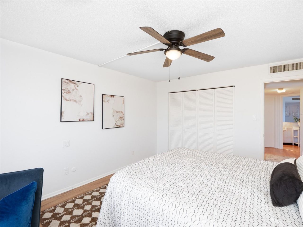 435 S Gulfstream Avenue, Unit 403, Sarasota, FL 34236 Photo
