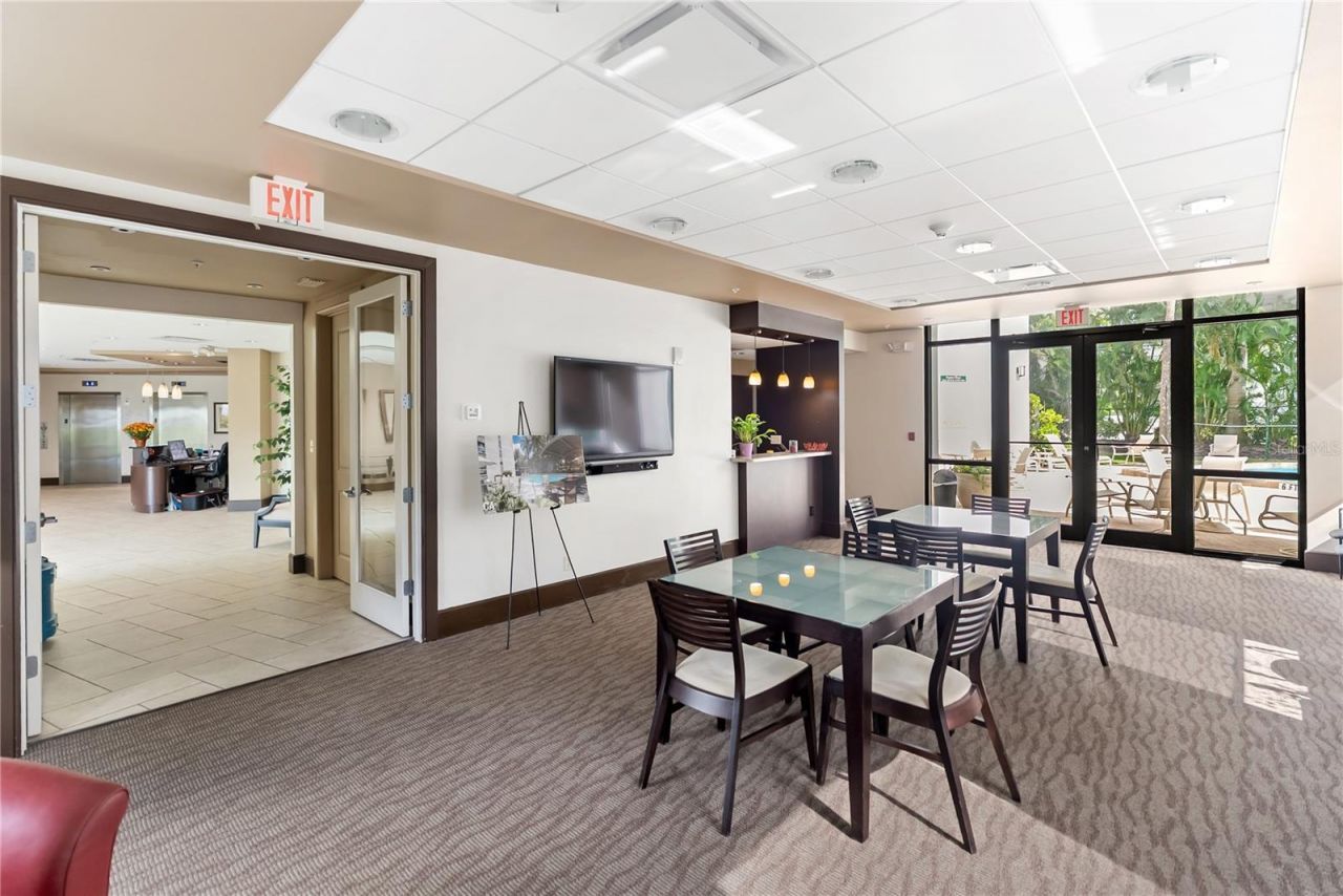 435 S Gulfstream Avenue, Unit 403, Sarasota, FL 34236 Photo