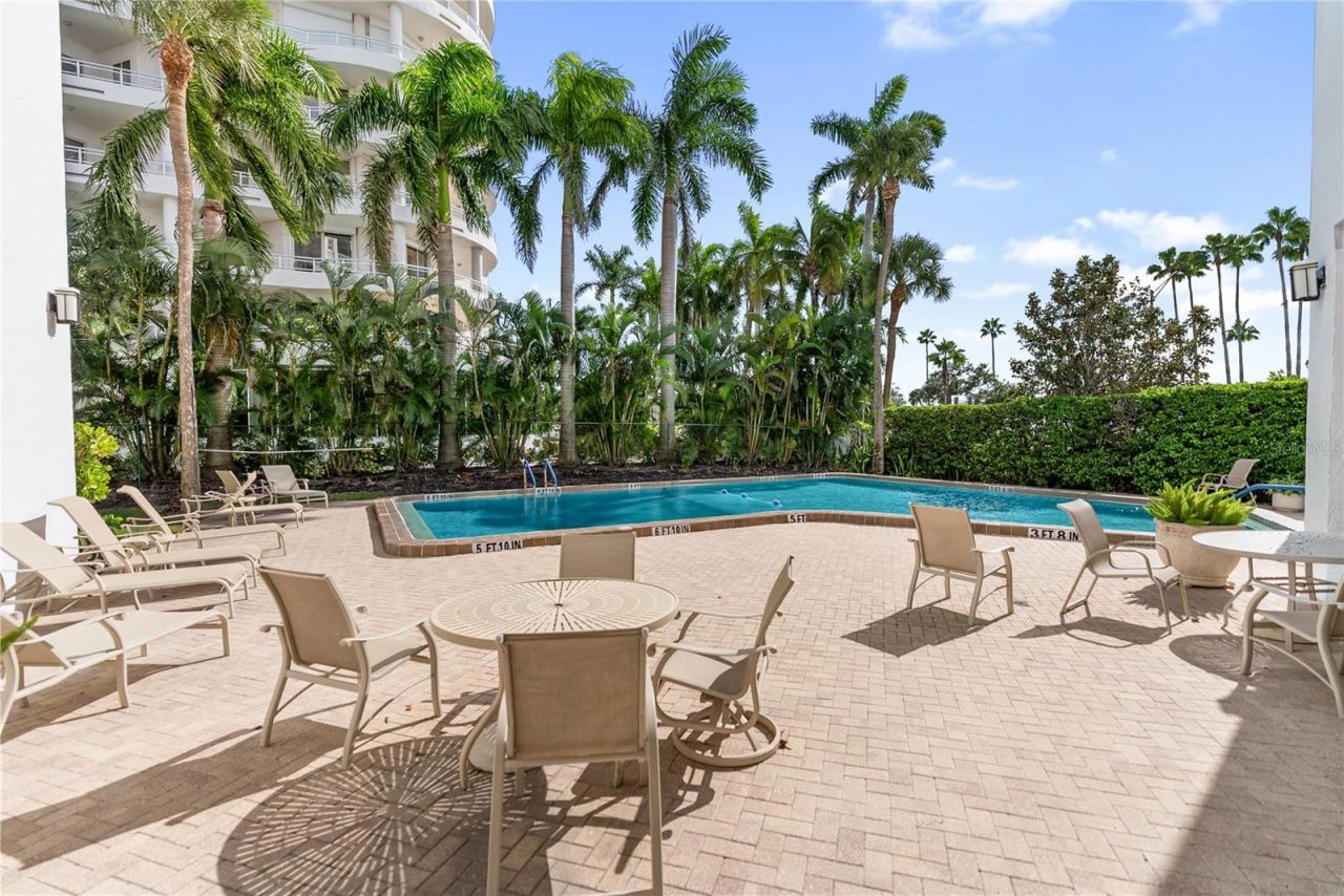 435 S Gulfstream Avenue, Unit 403, Sarasota, FL 34236 Photo