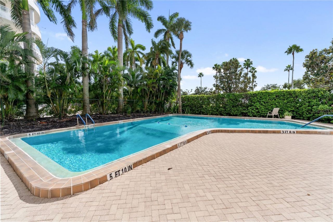 435 S Gulfstream Avenue, Unit 403, Sarasota, FL 34236 Photo