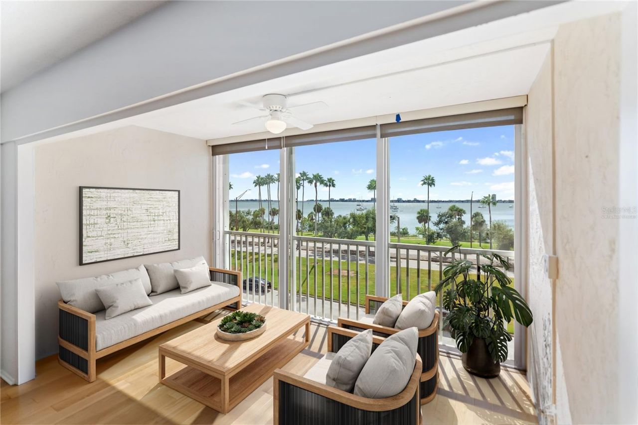 435 S Gulfstream Avenue, Unit 403, Sarasota, FL 34236 Photo