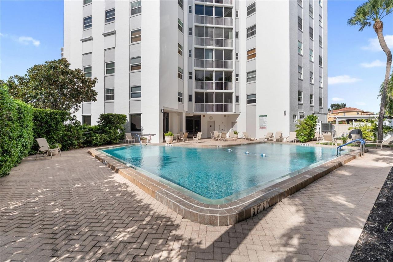 435 S Gulfstream Avenue, Unit 403, Sarasota, FL 34236 Photo