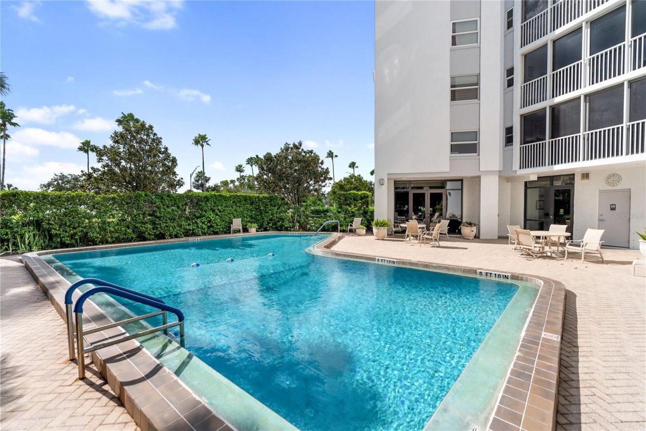 435 S Gulfstream Avenue, Unit 403, Sarasota, FL 34236 Photo