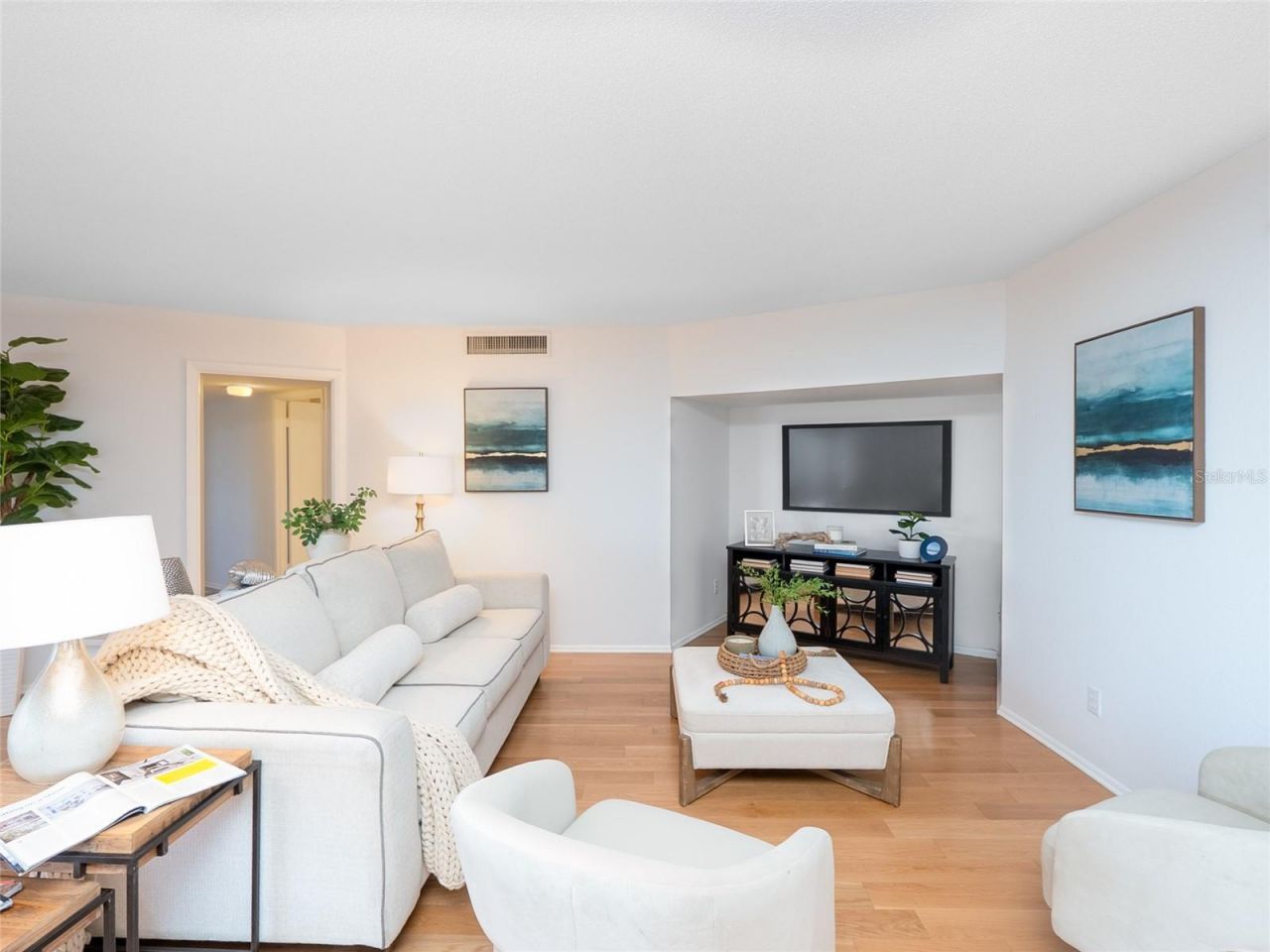 435 S Gulfstream Avenue, Unit 403, Sarasota, FL 34236 Photo