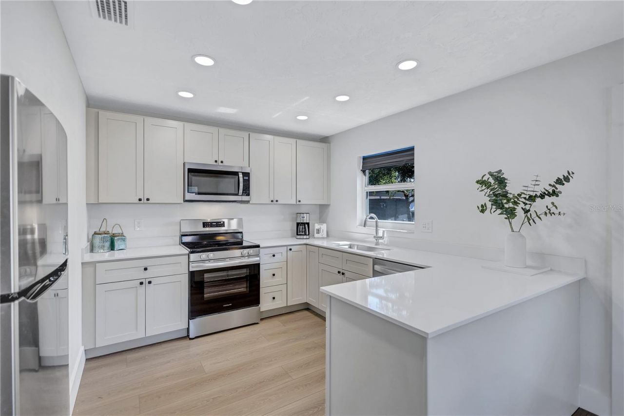 185 Vista Hermosa Circle, Sarasota, FL 34242 Photo