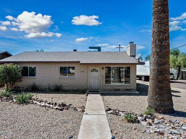 8050 N 11TH Place, Phoenix, AZ 85020
