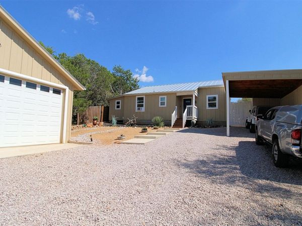 209 Lakevista DR, Burnet, TX 78611