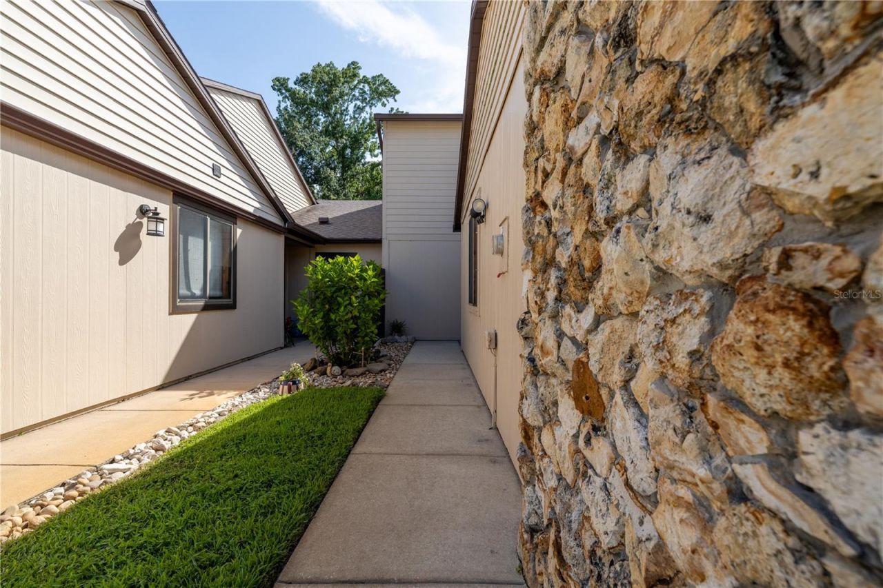 367 Castlewood Lane, New Smyrna Beach, FL 32168 Photo