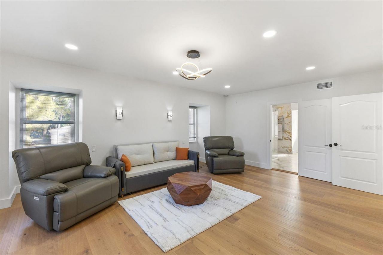 7100 Park Street S, Saint Petersburg, FL 33707 Photo