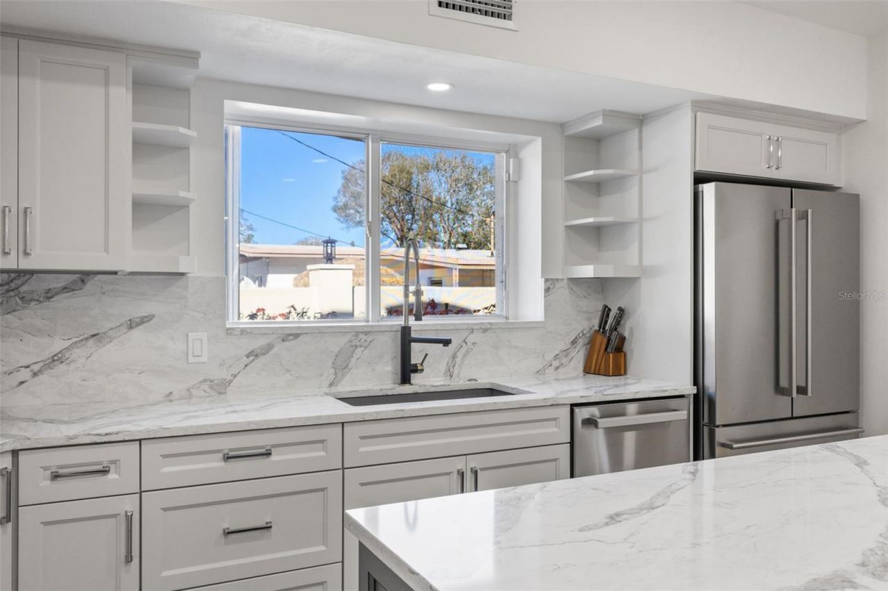 7100 Park Street S, Saint Petersburg, FL 33707 Photo