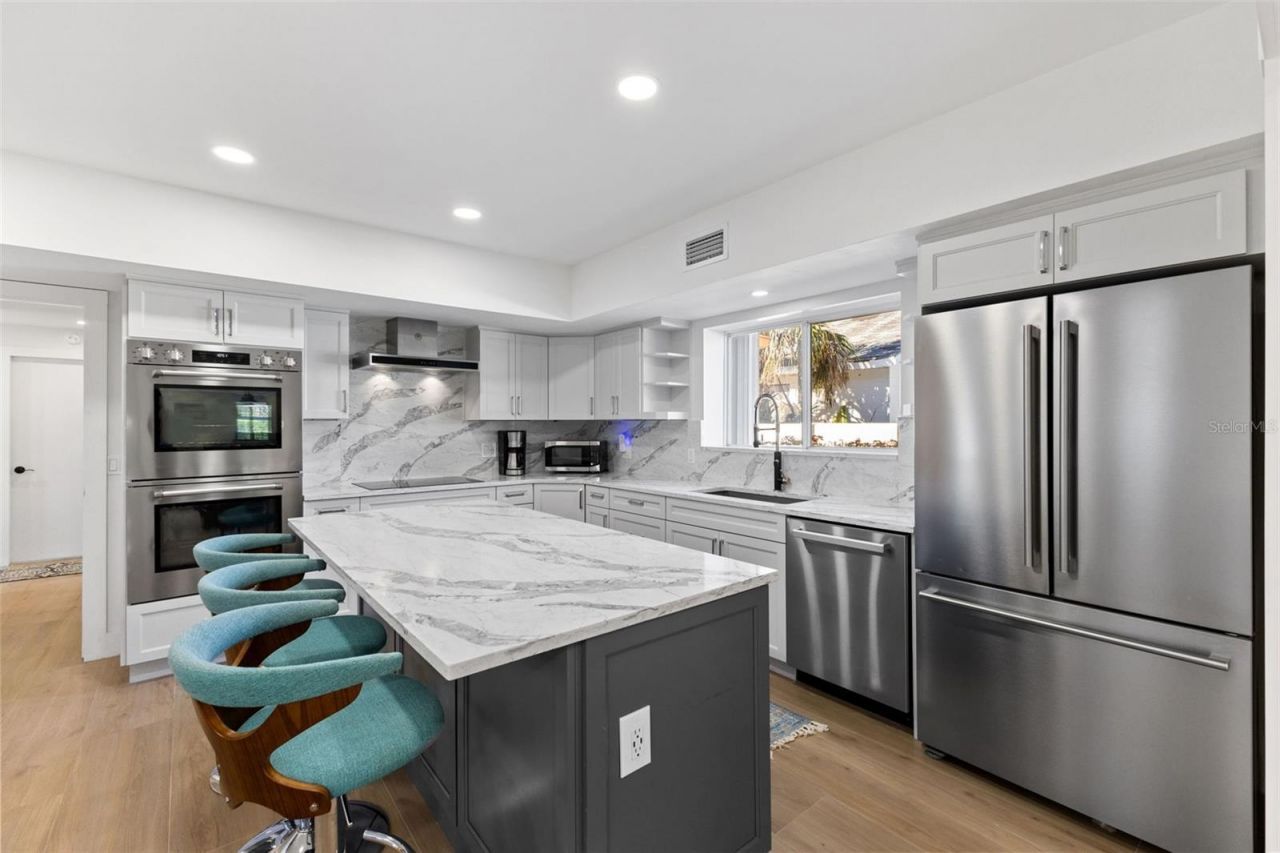 7100 Park Street S, Saint Petersburg, FL 33707 Photo