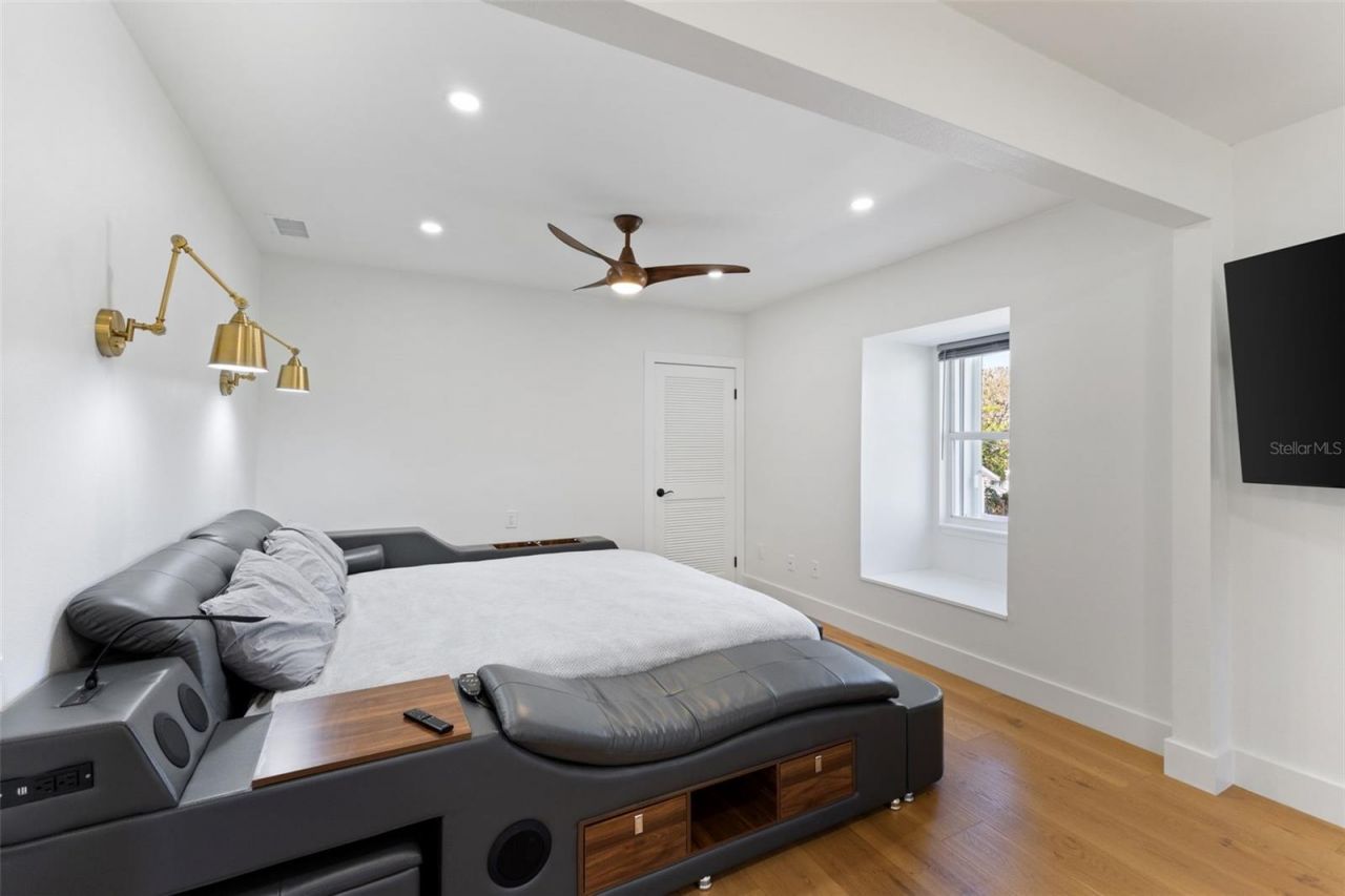 7100 Park Street S, Saint Petersburg, FL 33707 Photo