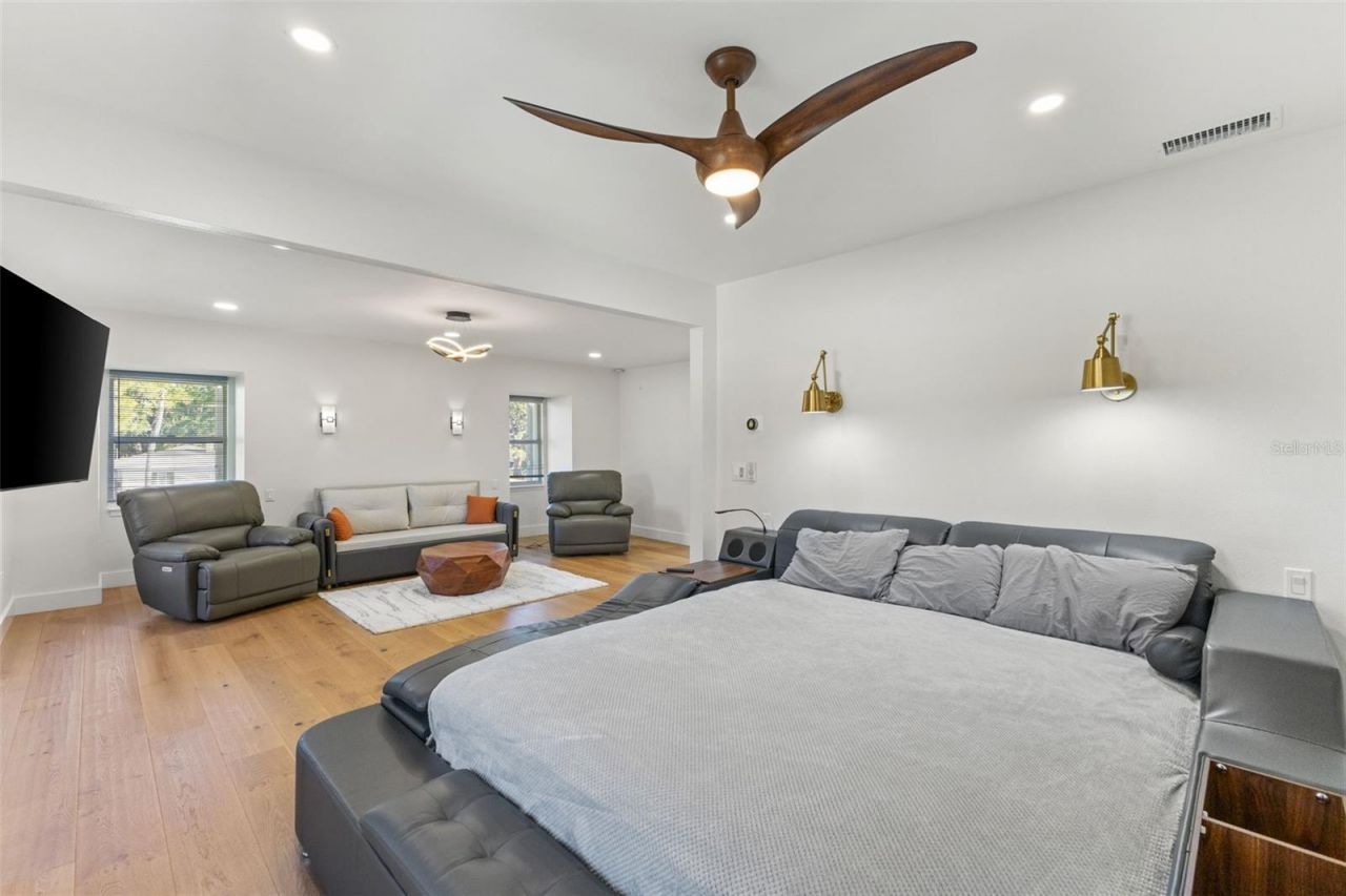 7100 Park Street S, Saint Petersburg, FL 33707 Photo