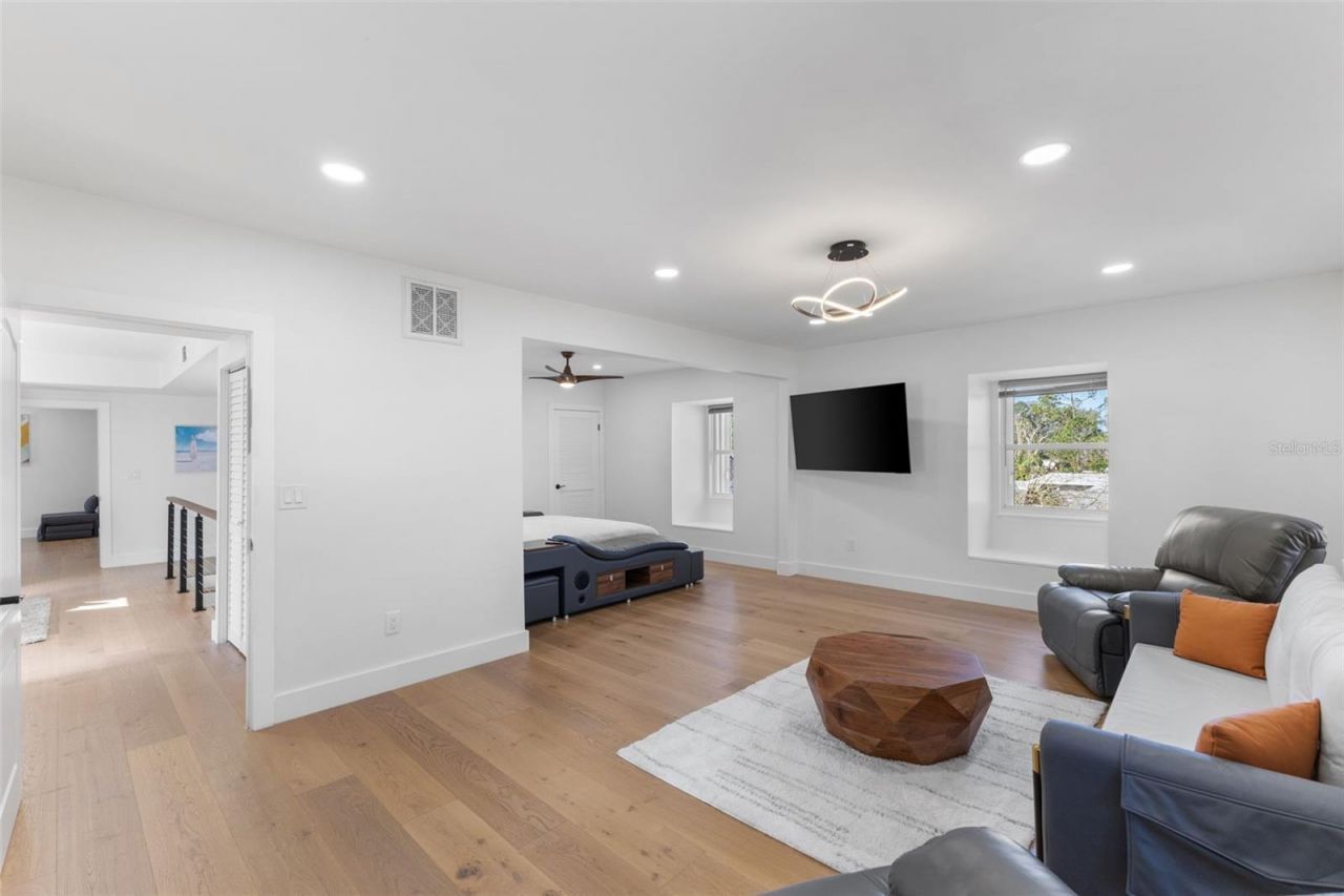 7100 Park Street S, Saint Petersburg, FL 33707 Photo